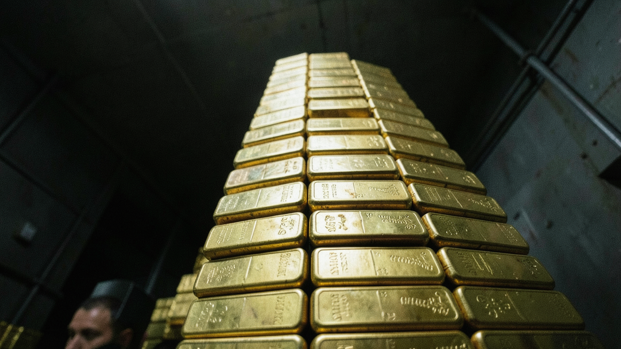Zlato pri 4 000 USD: abrdn vidí príležitosť, banky znižujú ciele