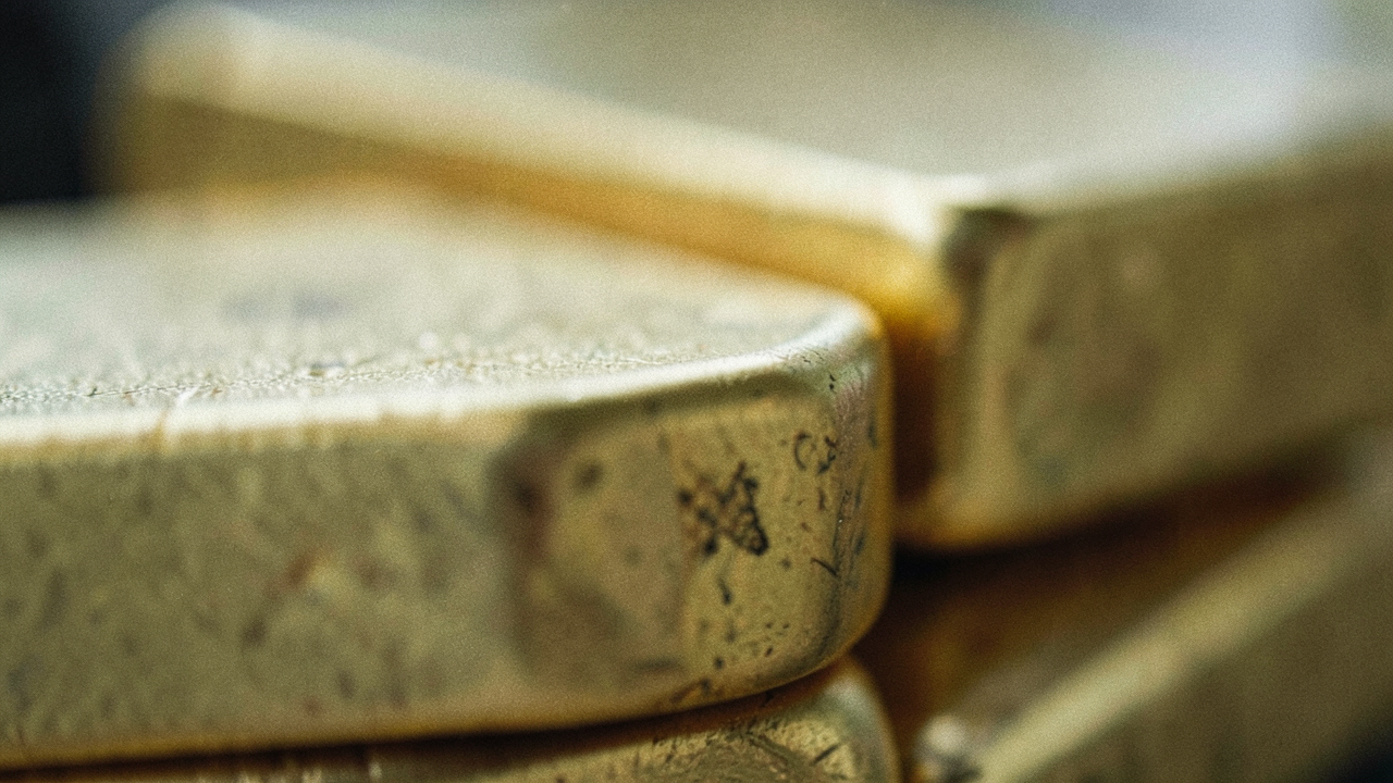 Mining.com: Tether pridal v Q2 2026 do rezerv 14 ton zlata, vykázané zásoby presiahli 146 ton