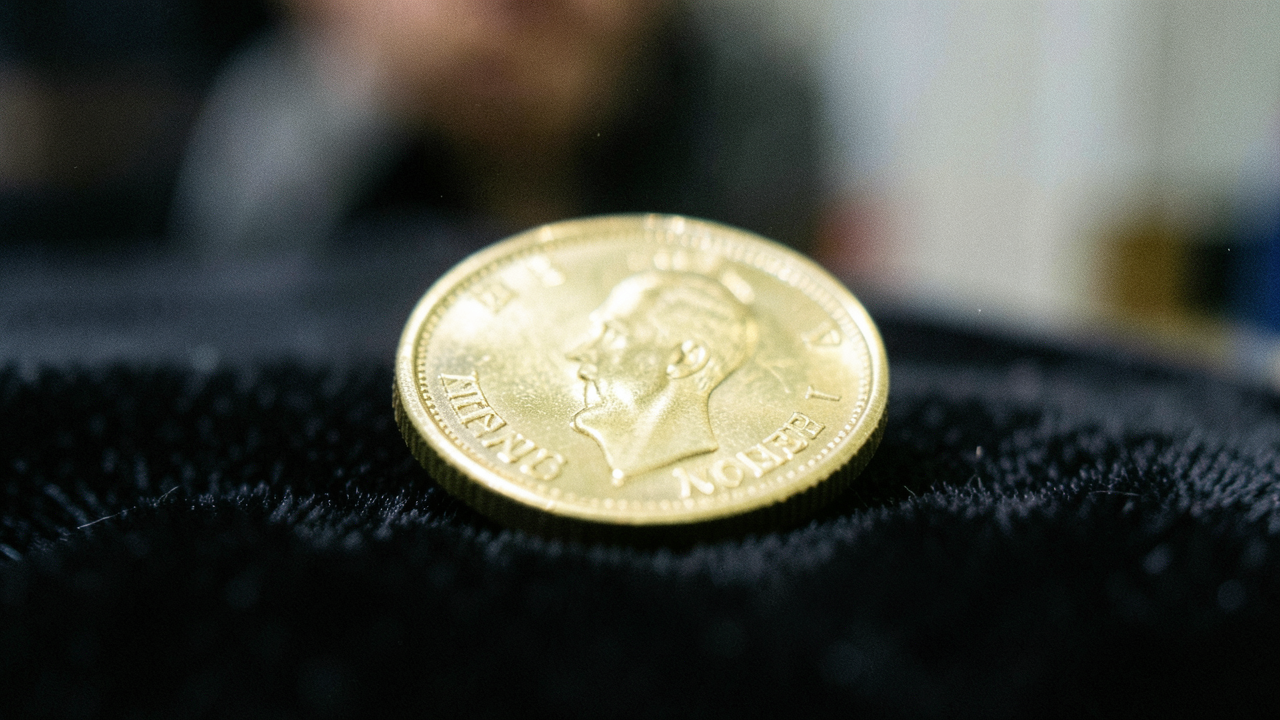 Fed ponechal sadzby na 3,75–4 %, dve členky chceli zvýšenie