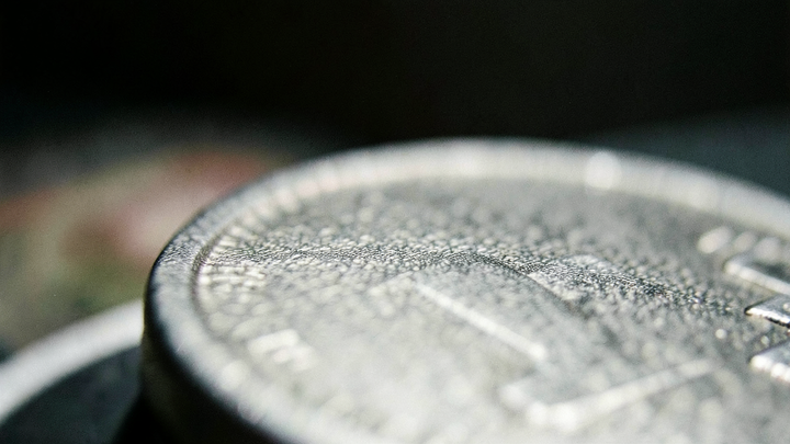 Senát nepustil zákon o krypte ďalej, bitcoin aj HYPE oslabili