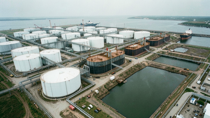 Výnosy dlhopisov klesli spolu s cenami ropy, investori sledujú Fed