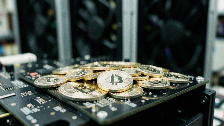 Armstrong: Bitcoin môže do roku 2030 dosiahnuť 400-tisíc dolárov