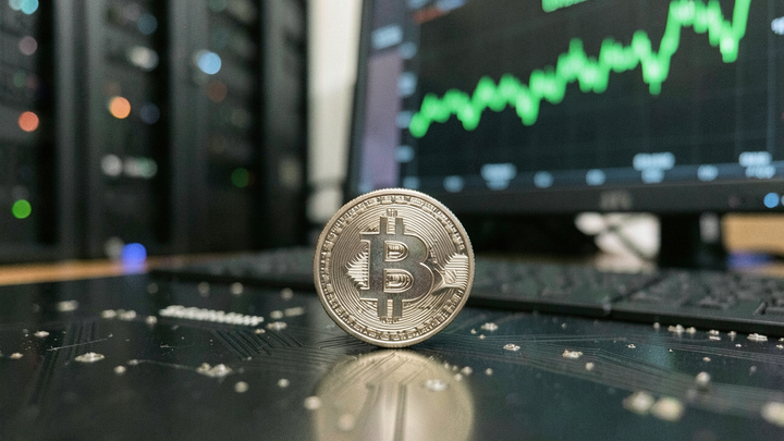 Deväť firiem vysvetľuje viac než celý 14-percentný pokles držieb vykazovaných cez 13F