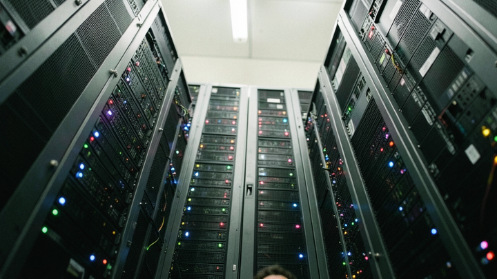 Výpredaj technologických akcií zasiahol Áziu, Kospi 200 stratil 8,1 %