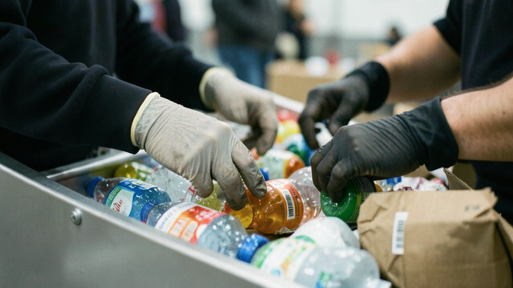 Odpadu z obalov v EÚ pribúda, recyklácia plastov rastie len mierne