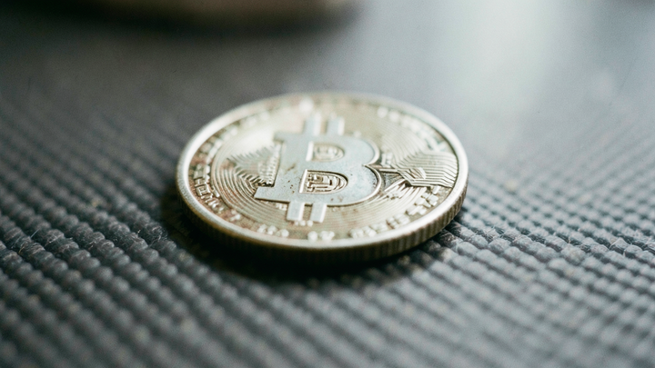 Kryptoaktíva vlastní okolo 6 % dospelých Slovákov, takmer pätina vlastníkov sa stala obeťou podvodu