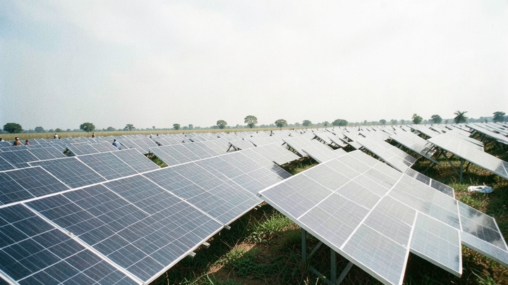 PowerGen získal investíciu od All On, menová volatilita však komplikuje solárne financovanie
