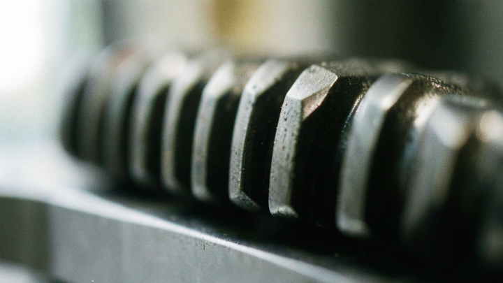 Porsche sa vrátilo k zisku 387 mil. eur, tržby aj dodávky však klesli