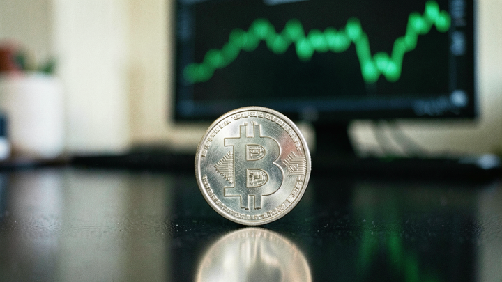 Opcie na bitcoin za 11 mld. dolárov expirujú, 86 % kontraktov je mimo peňazí
