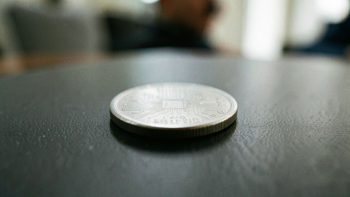 22 amerických firiem odmieta tokenizáciu akcií na OKXICE, Robinhood hlási výsledky